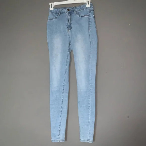 Fashion Nova Skinny Jeans - Picture 2 of 2